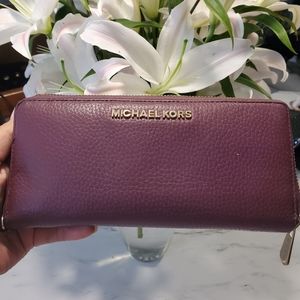 MK Michael Kors Jet Set Wallet